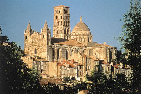 Catedral de St. Pedro, Charente