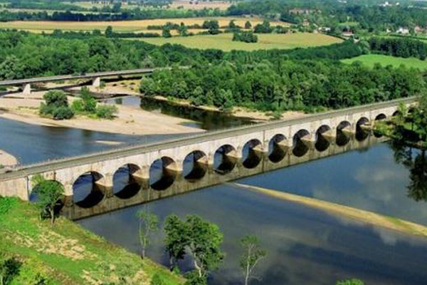 Puente Canal de Guetin, Nivernais