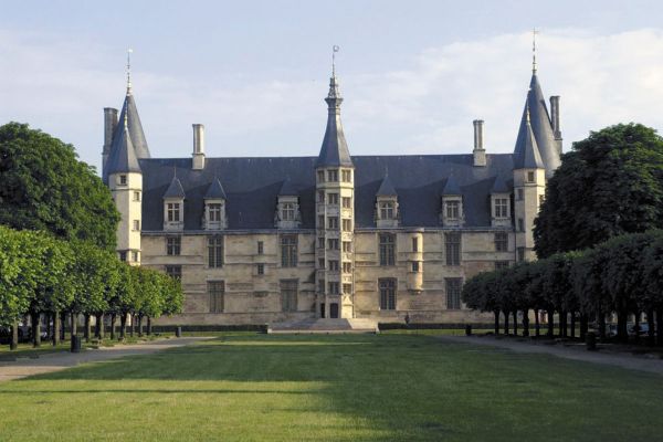 Palacio Ducal de Nevers, Valle del Loira
